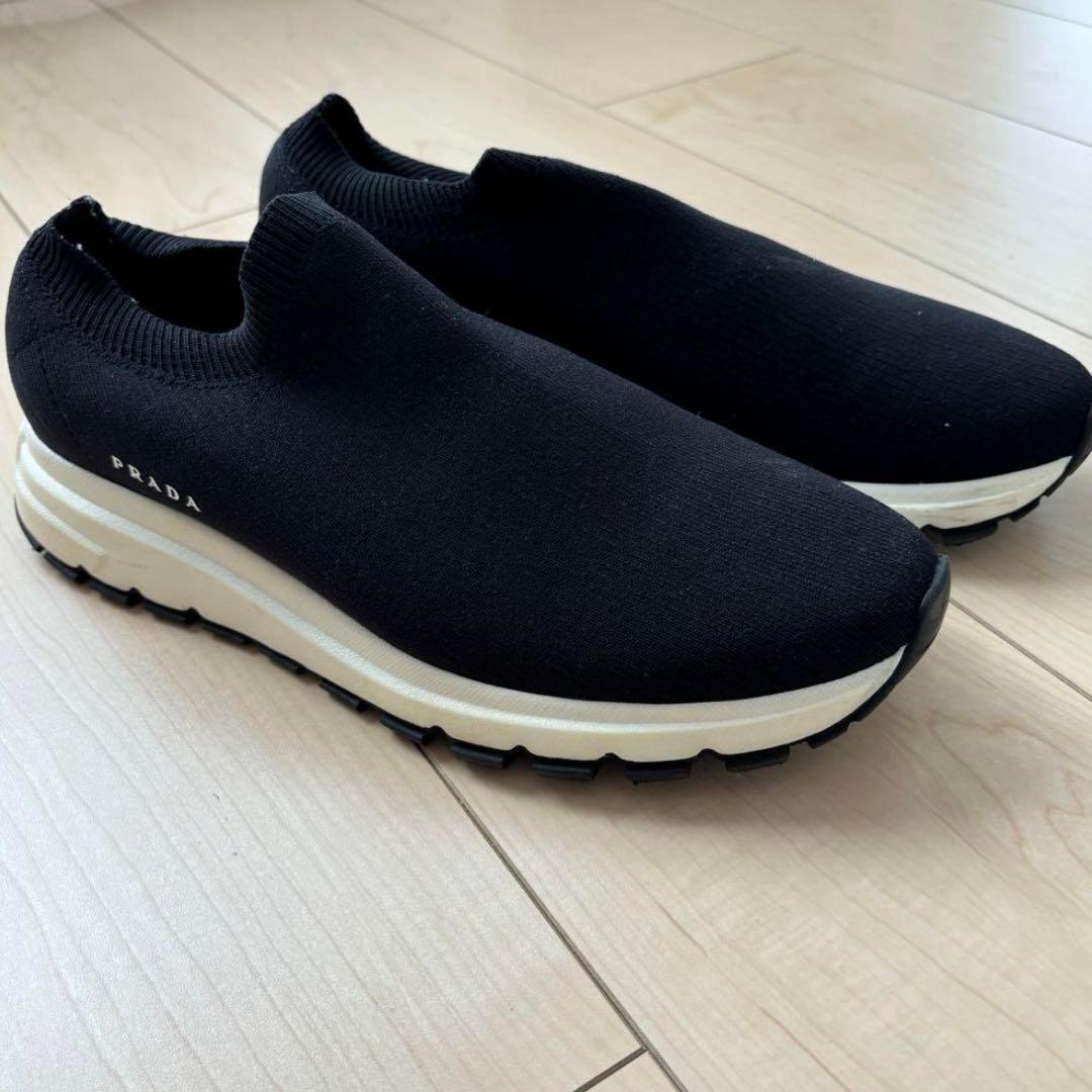 PRADA ブラック スニーカー スリッポン　プラダ