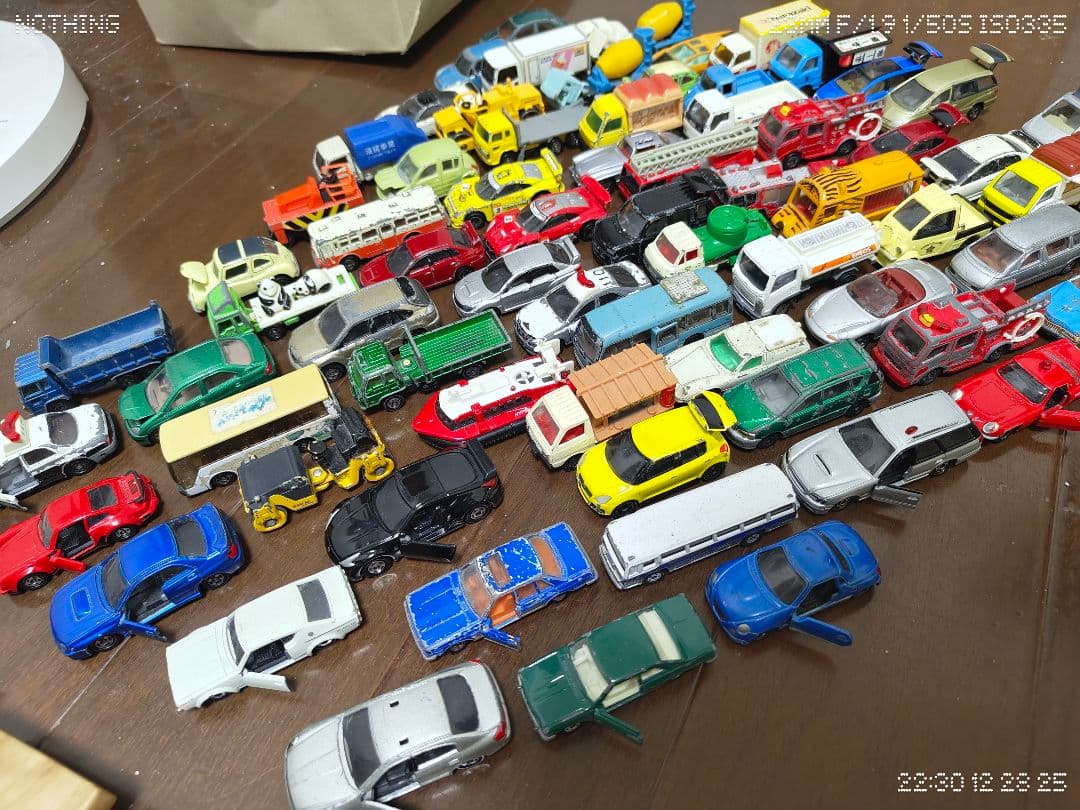 こ*)様 一応ジャンク扱い トミカ等々318台+おまけ　断捨離　まとめ売り