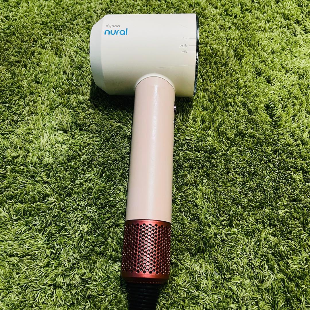 Dyson ヘアドライヤー HD16数量限定カラー さくらチェリー 。