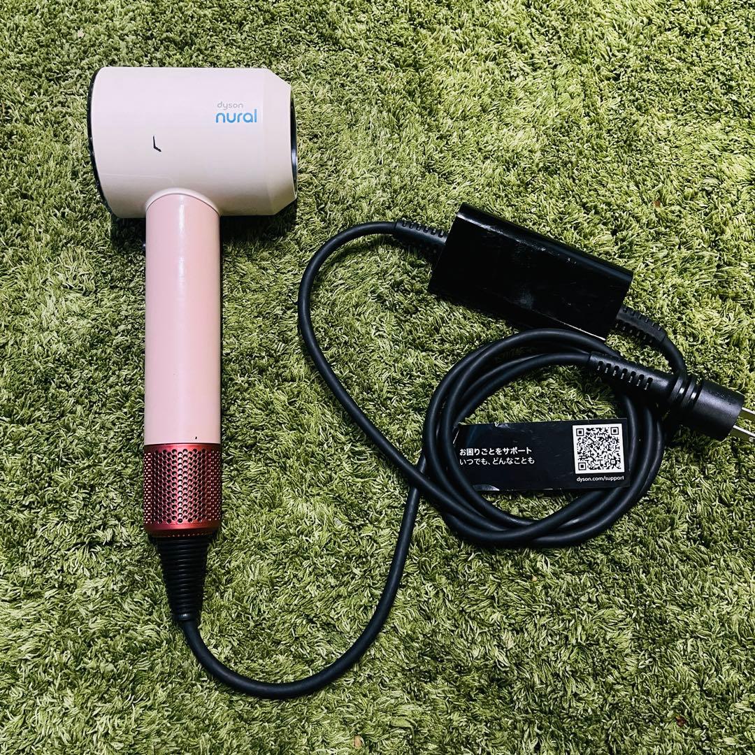 Dyson ヘアドライヤー HD16数量限定カラー さくらチェリー 。