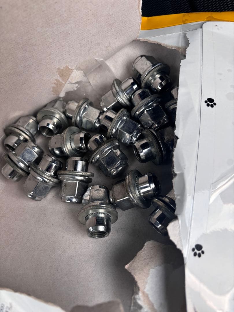 daichang55様トヨタ　ハイエース　200系　純正アルミホイール　2本！