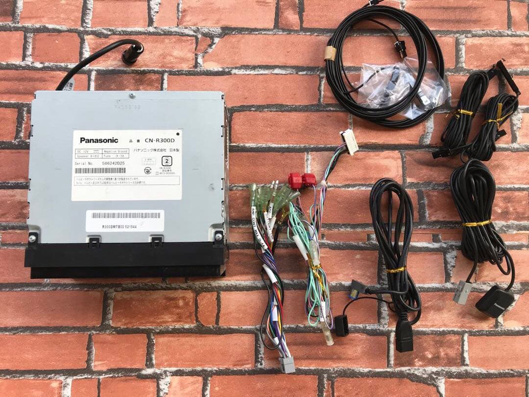 Panasonic CN-R300D フルセグ/Bluetooth/HDMI