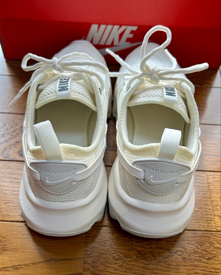 新品【NIKE】TC7900スニーカー　ホワイト 24cm