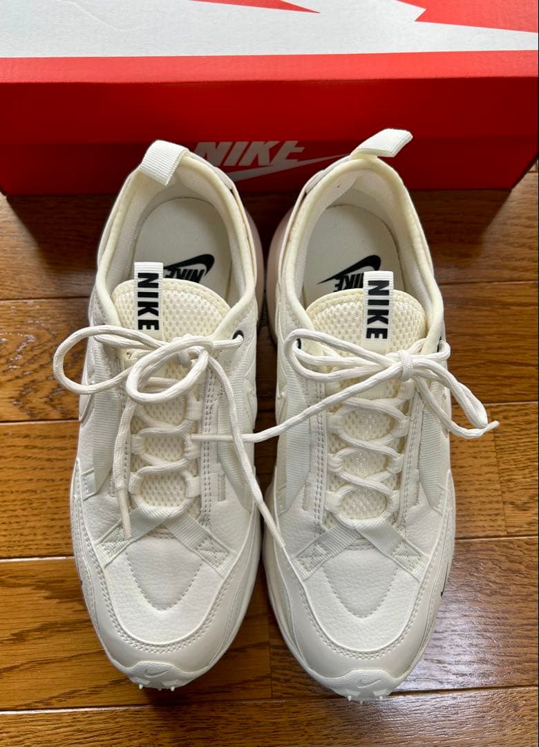 新品【NIKE】TC7900スニーカー　ホワイト 24cm