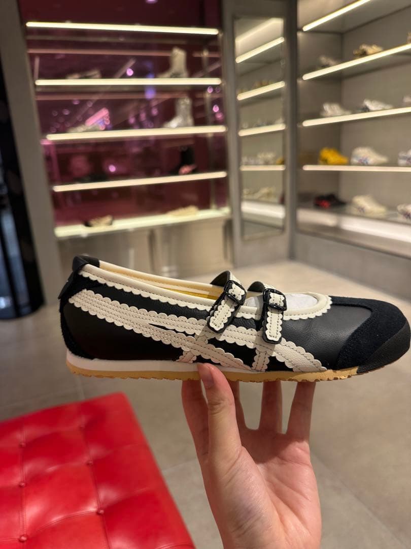 【新品】　Onitsuka Tiger MEXICO 66 TGRS 23.5