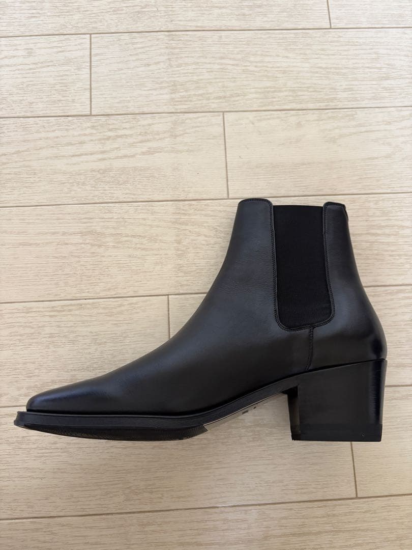 セリーヌ　カマルグバイカーチェルシーブーツ