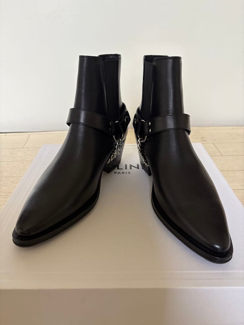 セリーヌ　カマルグバイカーチェルシーブーツ