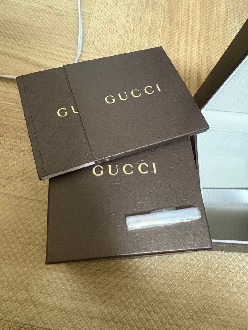 GUCCI（グッチ） 134.5 GG シェル バングル ウォッチ（腕時計）