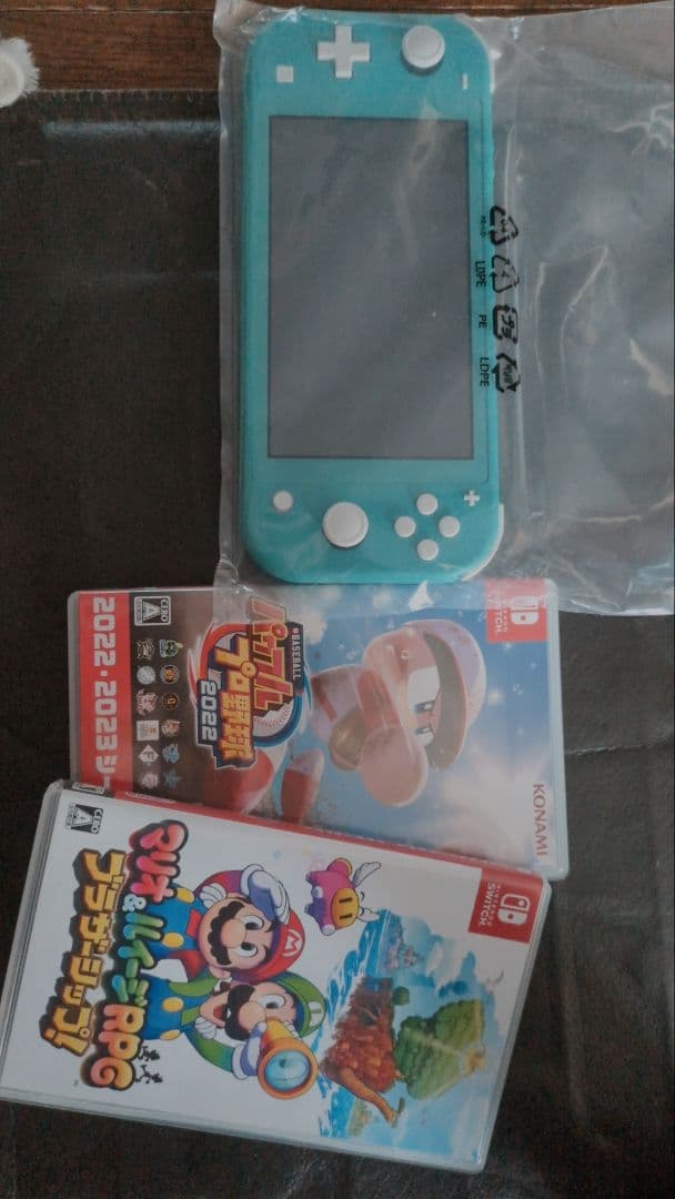 任天堂スイッチライト本体　ターコイズ　マリオ、パワフルプロ野球ソフト