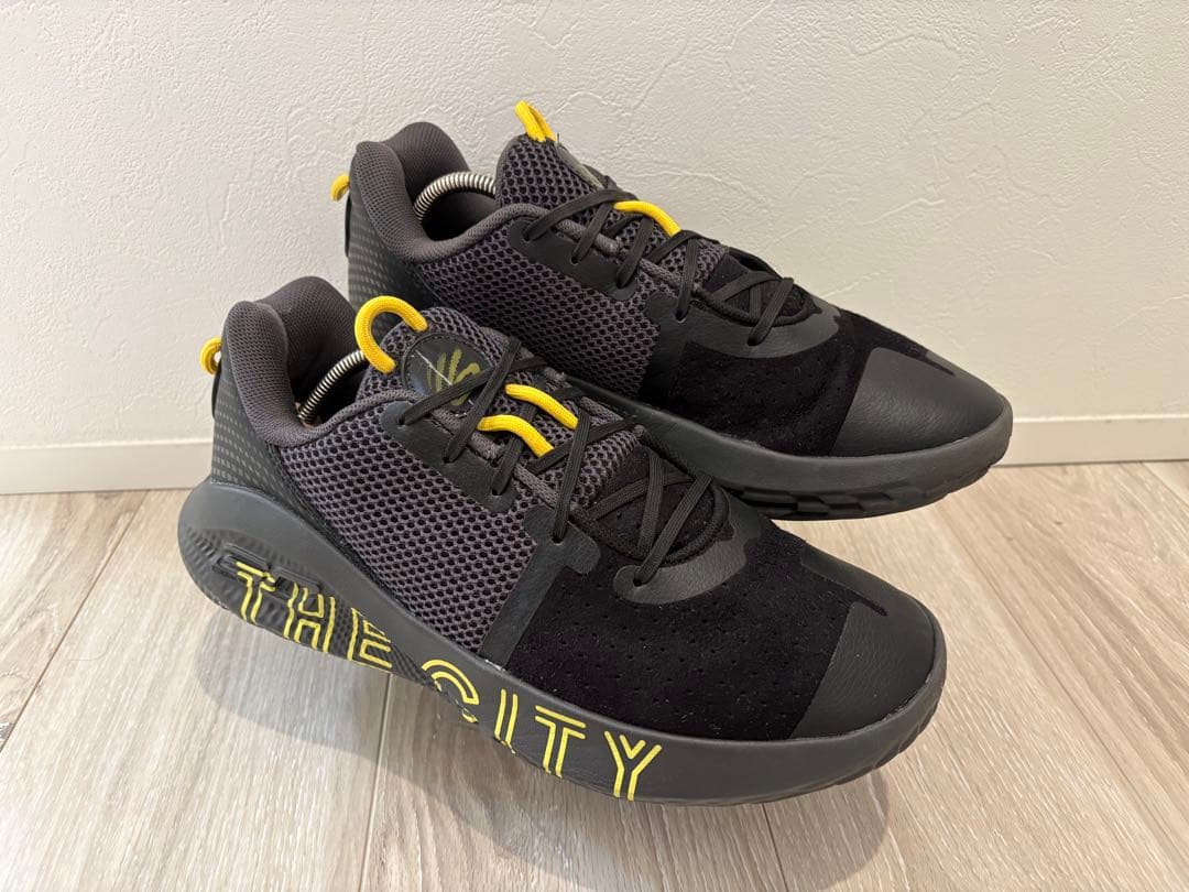 美品28cmUnder Armour Curry 6 FloTro