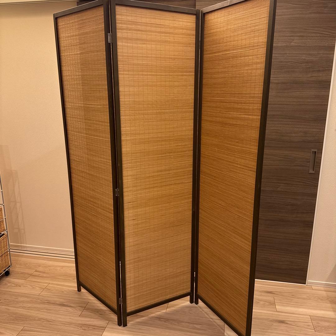 最安値で出品　送料含めた最安値　木製ブラウンパーテーション 3つ折り