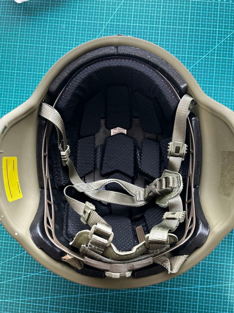 実物 Galvion batlskin ヘルメット　revision