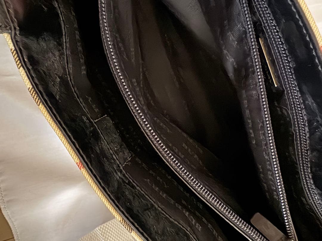 【BURBERRY LONDON】ノバチェック PVC ロゴ金具 底鋲