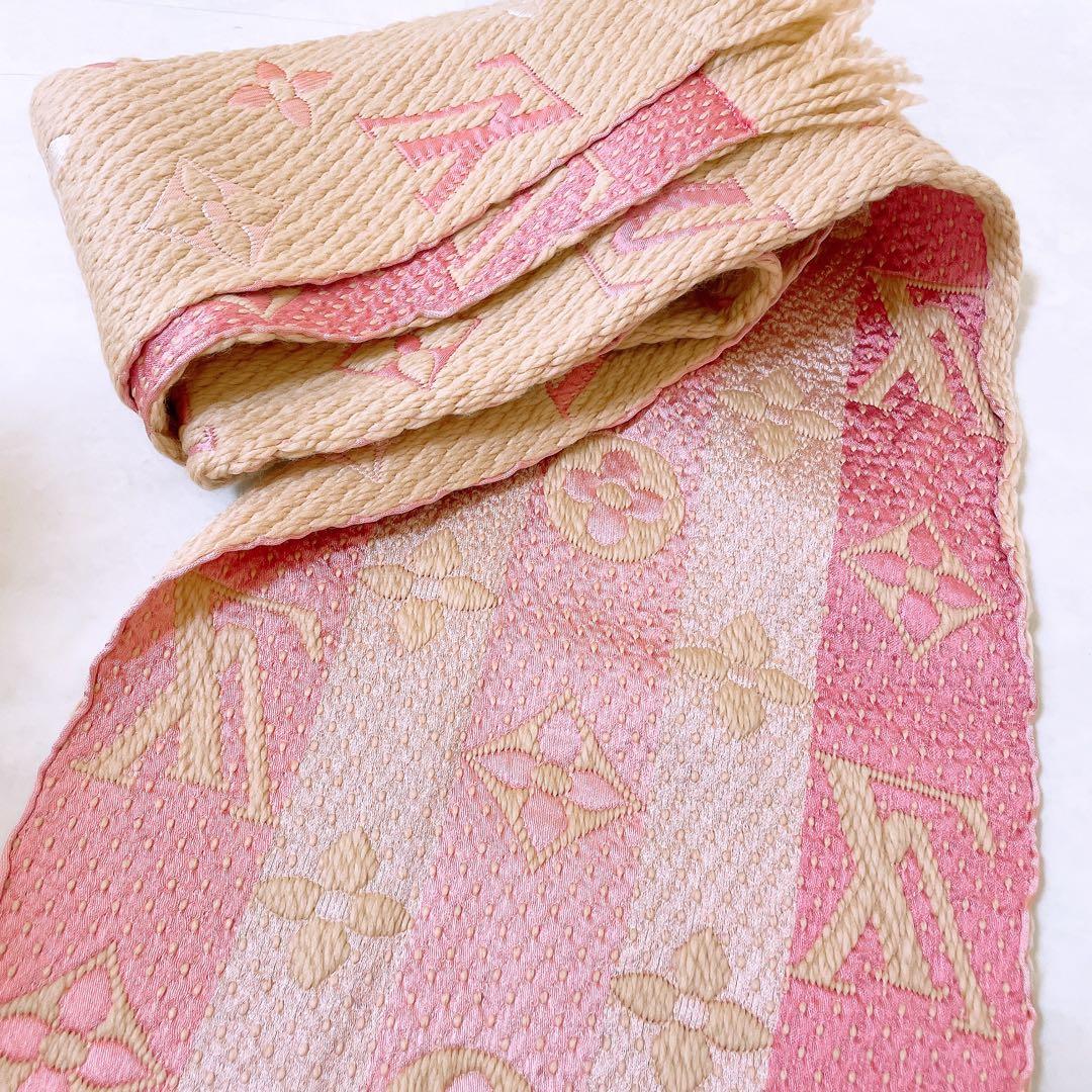 専用 LOUISVUITTON エシャルプロゴマニアマフラー ベージュ×ピンク