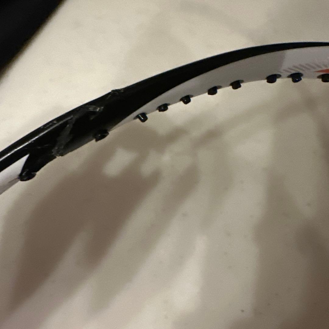 折れてるラケットASTROX 77 バドミントンラケット じーすと