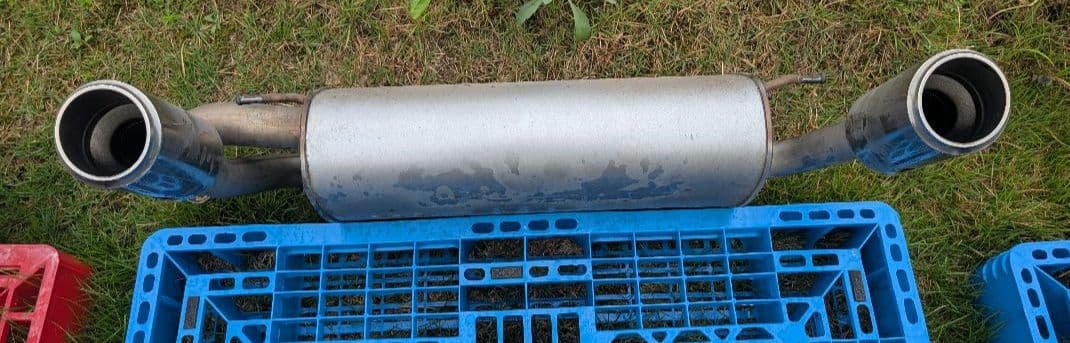 トヨタZN6 （86）後期　2018年製　純正マフラー