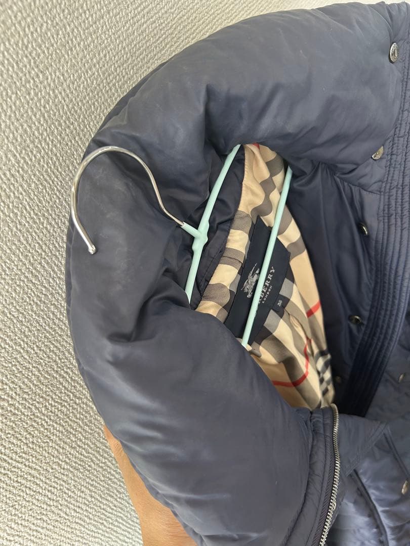 バーバリーダウンコート　ベルト欠損　取り外し可のフード付き　レディースM 紺