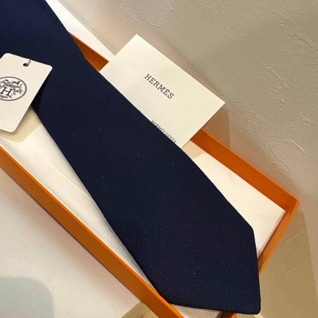 新品未使用　HERMÈS ラメ入りネイビー 無地 ネクタイ