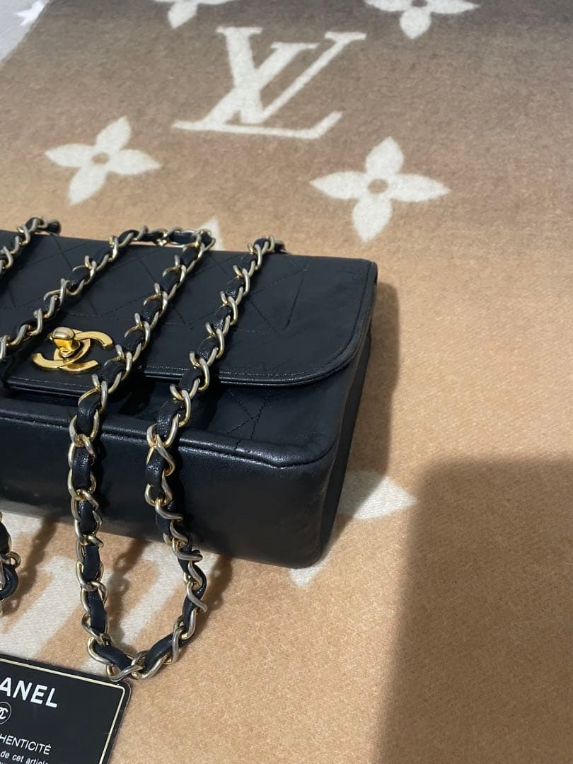 美品シャネル ラムスキン　ショルダーバッグ