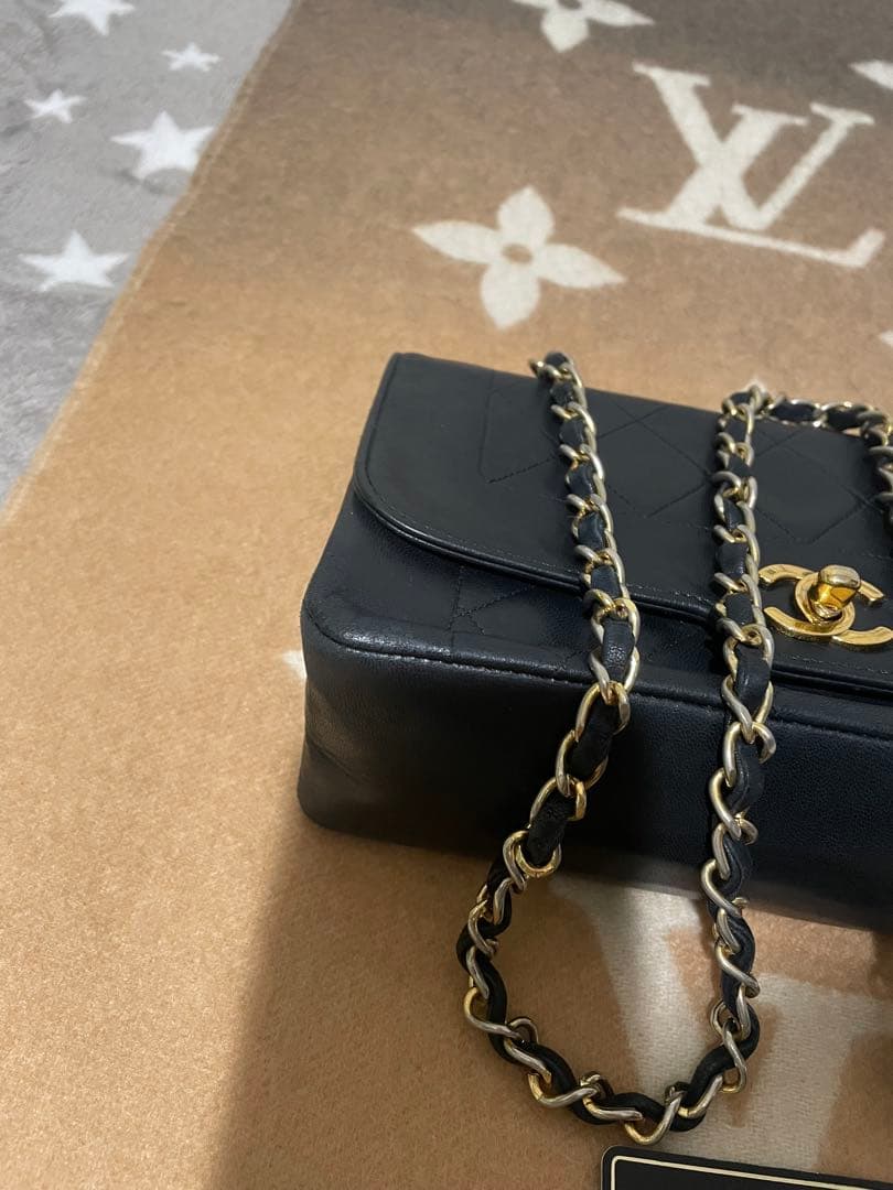 美品シャネル ラムスキン　ショルダーバッグ