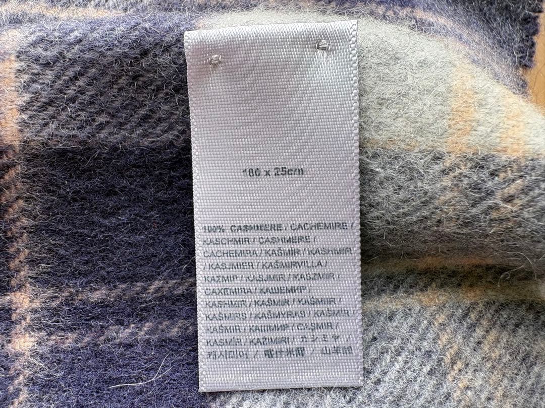 Johnstons of Elgin マフラー