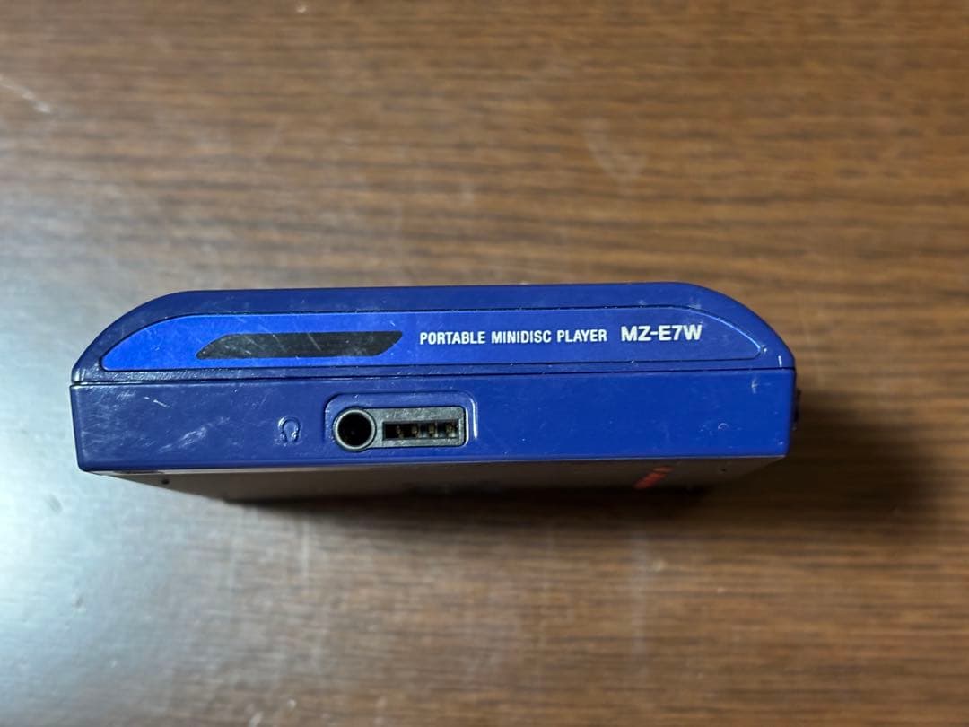 SONY MDウォークマン MZ-E7W BOSS仕様 傷あり 読み込み確認済み