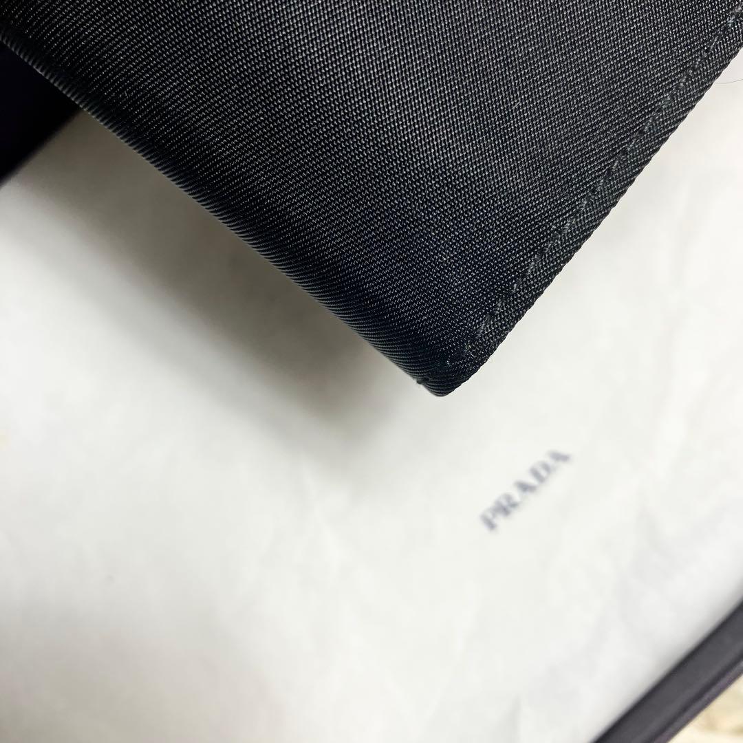 【未使用級】 プラダ ナイロン サフィアーノ 三つ折り 三角プレート