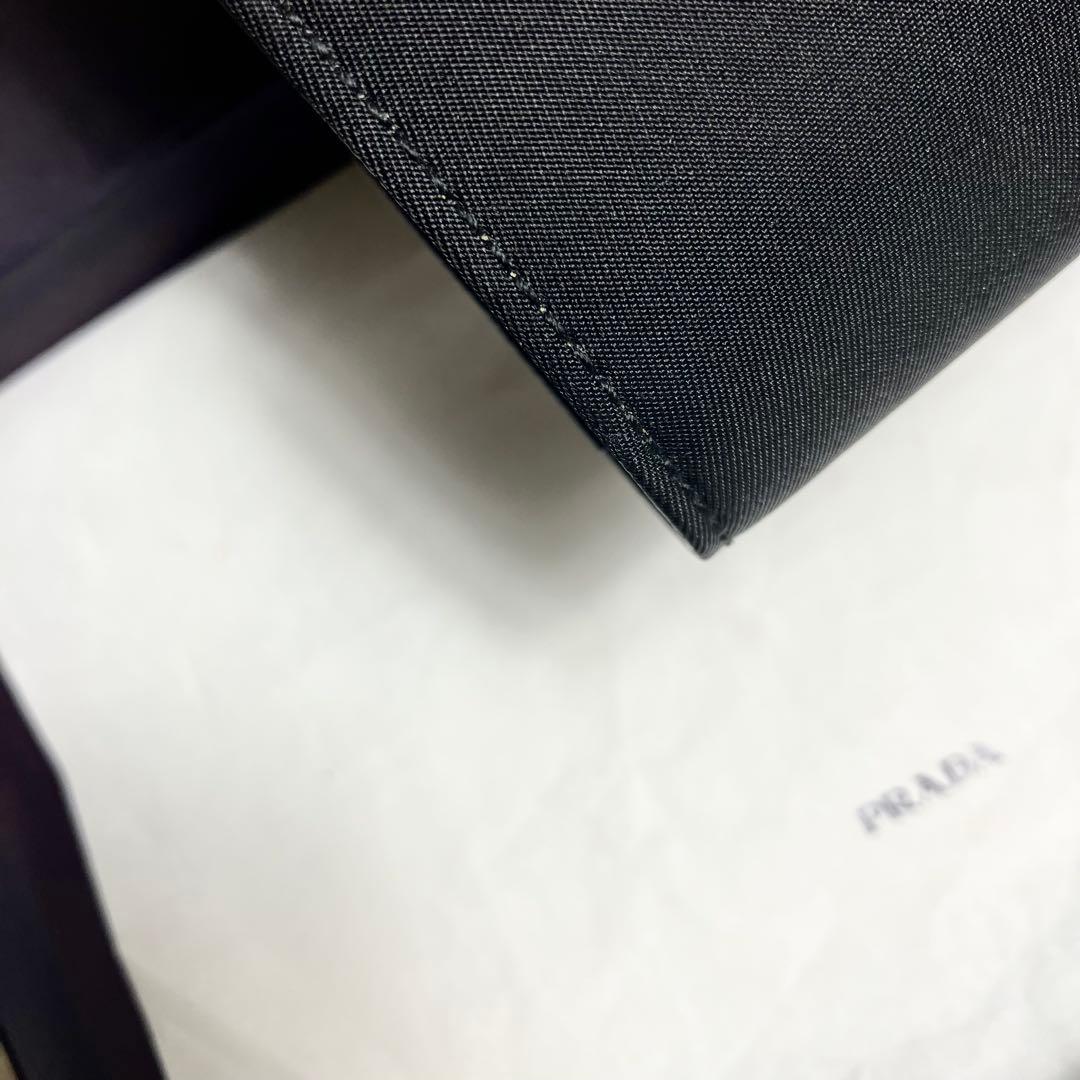 【未使用級】 プラダ ナイロン サフィアーノ 三つ折り 三角プレート