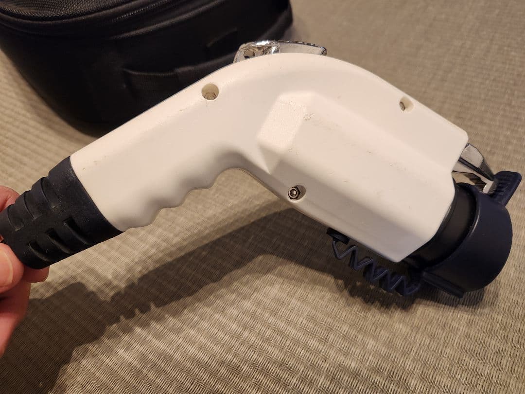 ★カブくん★送料込日産純正充電ケーブル 収納ケース付アリア リーフ サクラ