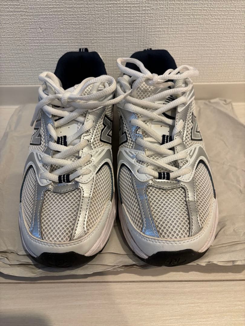 NEW BALANCE MR530SG ホワイトスニーカー