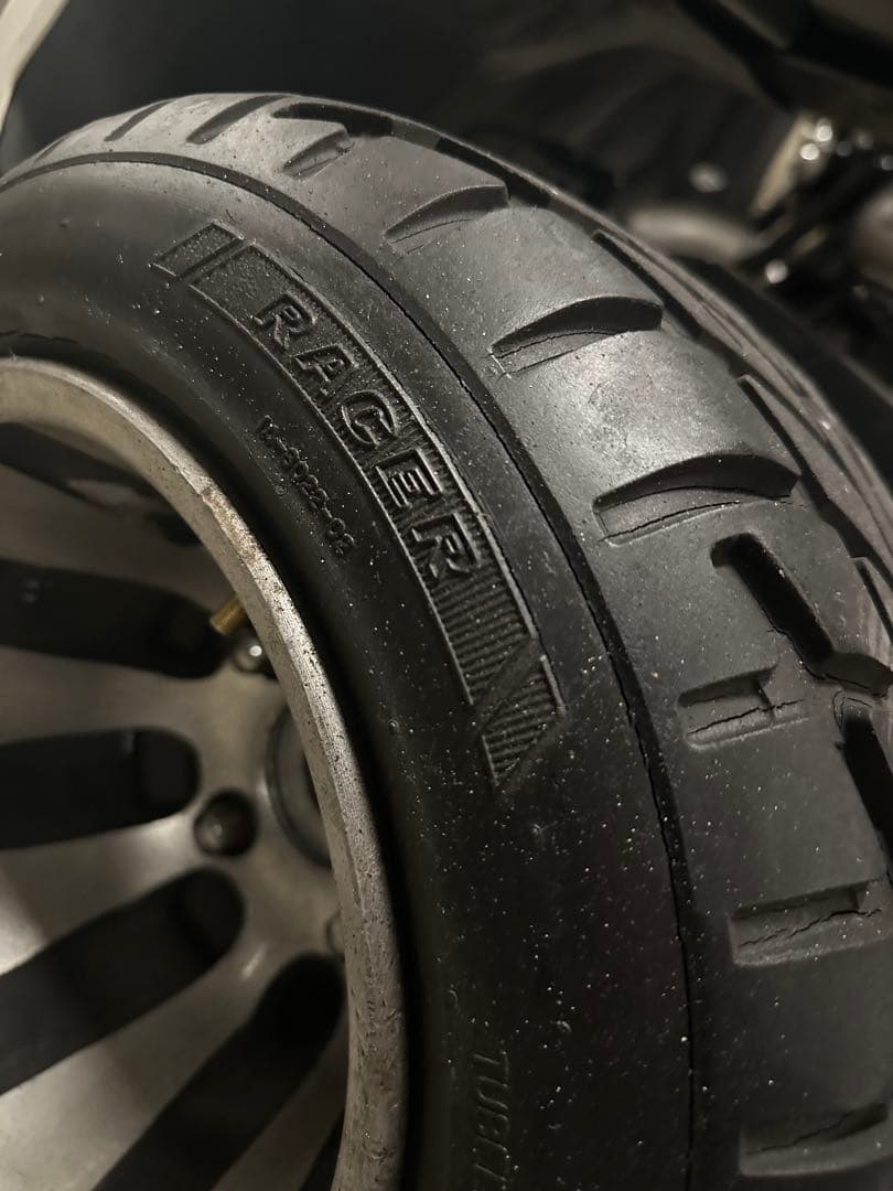 ジャイロキャノピー・ジャイロX タイヤ　ホイール