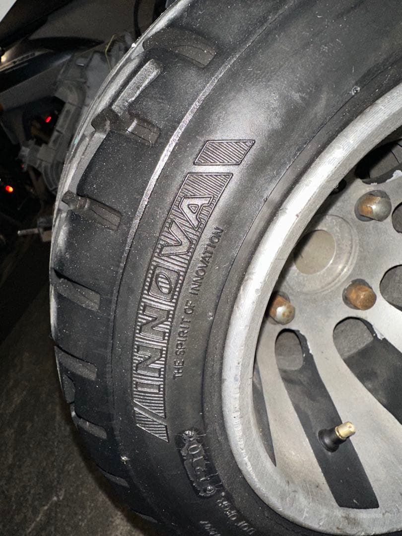 ジャイロキャノピー・ジャイロX タイヤ　ホイール