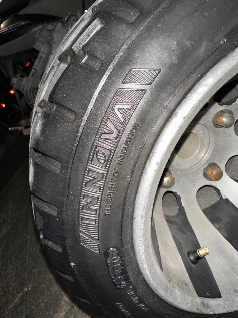 ジャイロキャノピー・ジャイロX タイヤ　ホイール