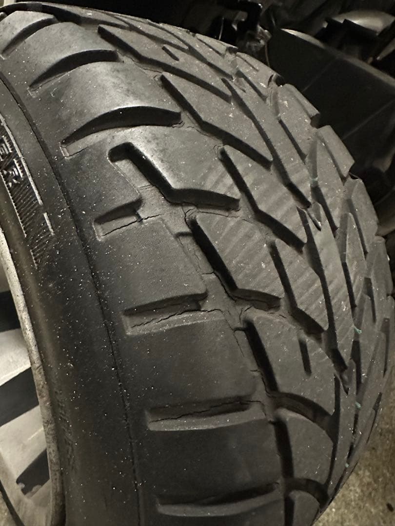 ジャイロキャノピー・ジャイロX タイヤ　ホイール