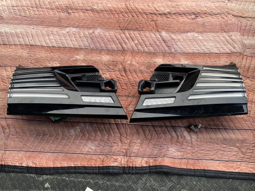 ヴェルファイア 30前期　ヴァレンティ LEDテールランプ