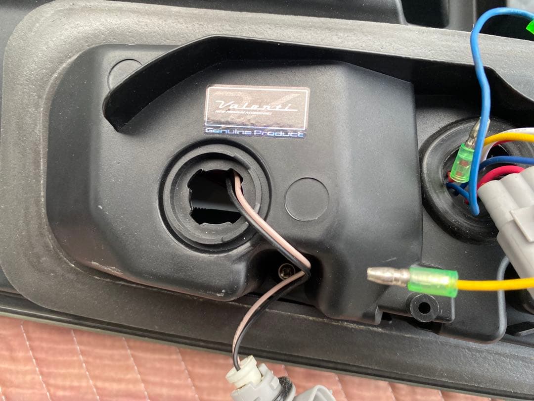 ヴェルファイア 30前期　ヴァレンティ LEDテールランプ