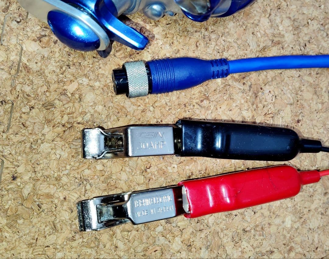 シマノ 電動リール 電動丸 3000H 新品並みの超超超美品です。