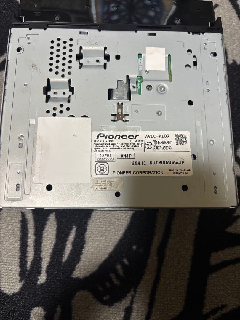 Pioneer AVIC-RZ09 カーナビ