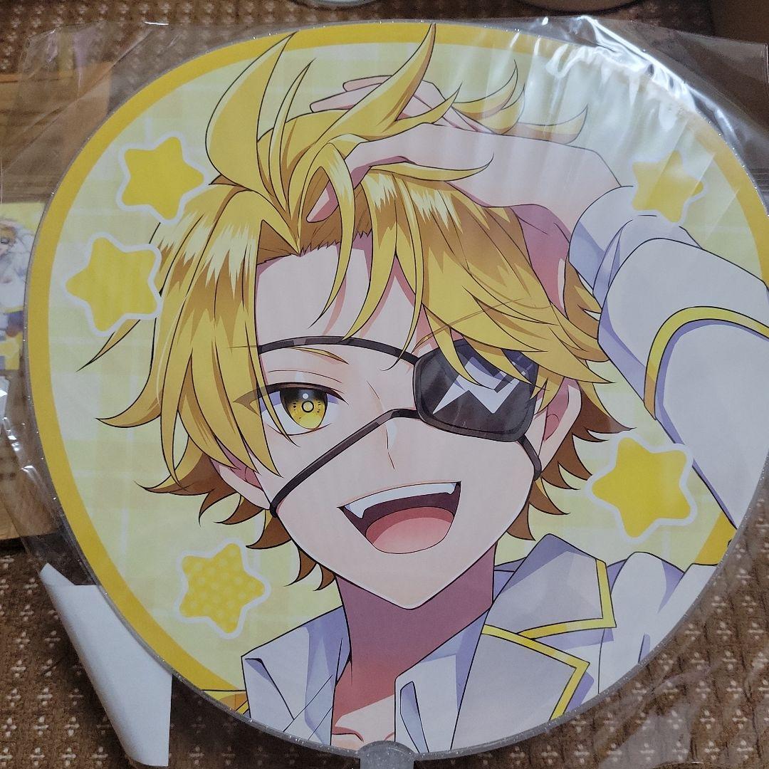 ☆➁たっつん　からぴちパラダイス　缶バッジ　うちわ　トレカ　購入特典　アクスタ