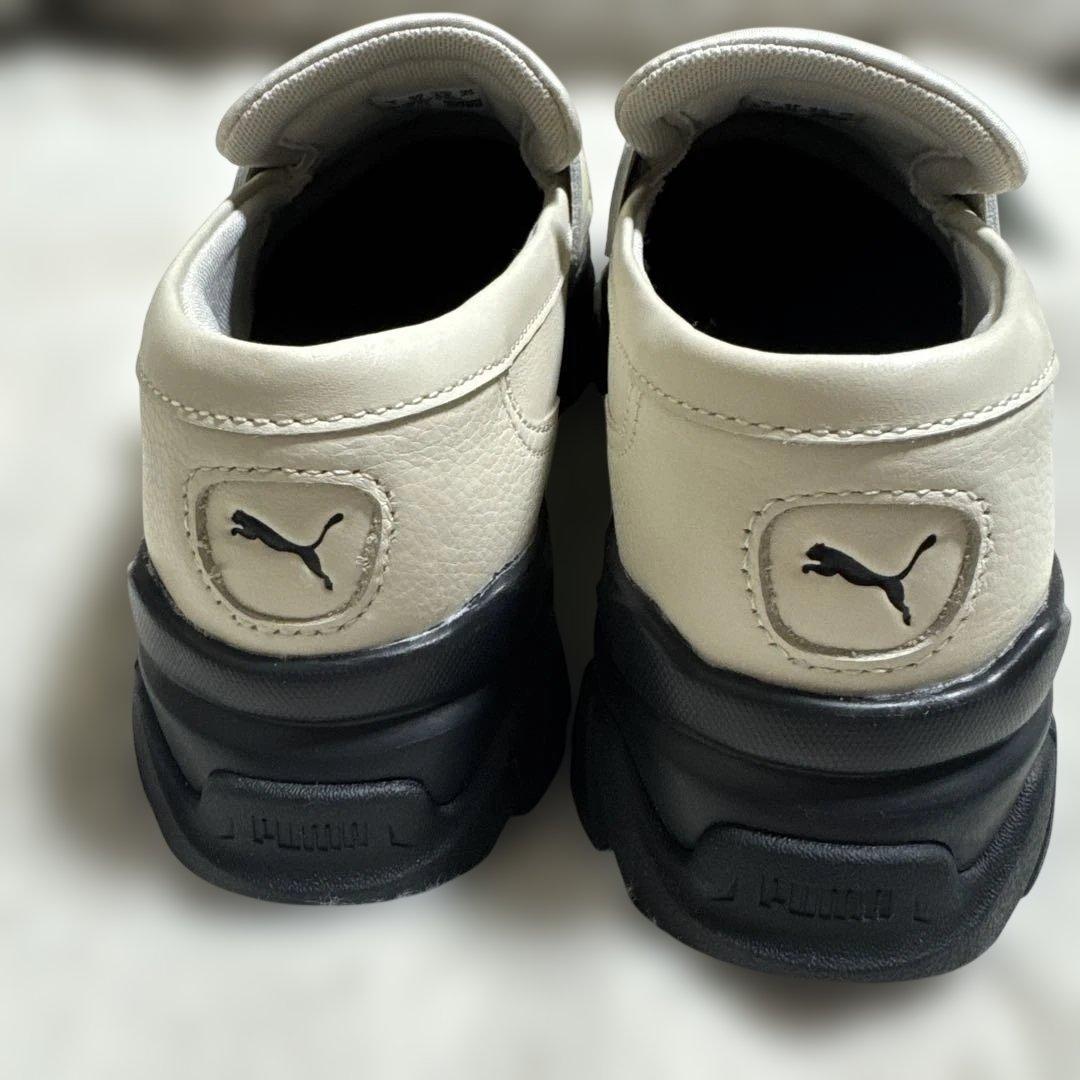 ちゃまる　PUMA クリーム色 ローファー