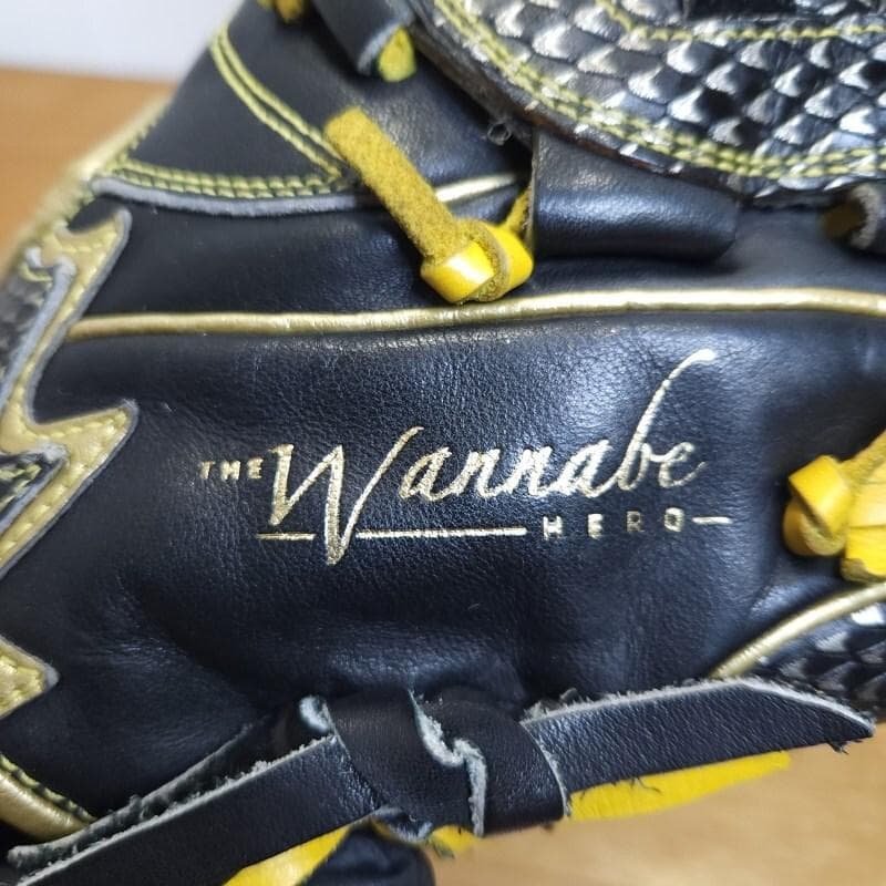 ウイルソン D5型 デュアル 特別仕様 メタリックスネーク 内野用 軟式グローブ