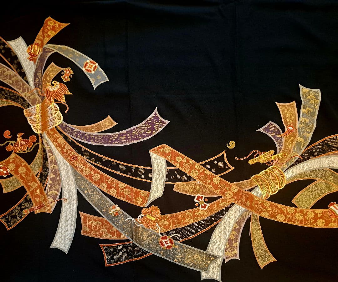 美品❇️豪華金彩手描き駒刺繍　黒留め袖　 比翼仕立て　五つ紋　フルセットA828