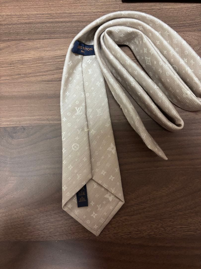 LOUIS VUITTON ベージュ ネクタイ