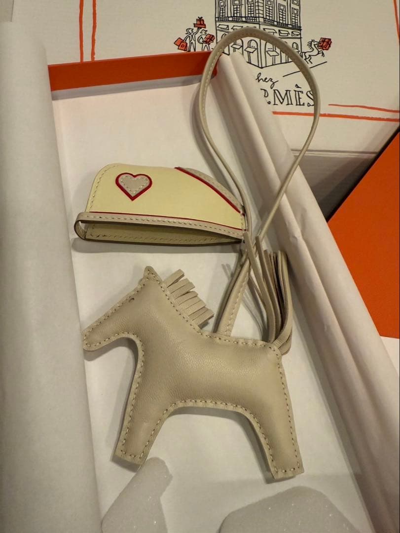 【新品未使用】エルメス新作ロデオチャーム ロベオクール