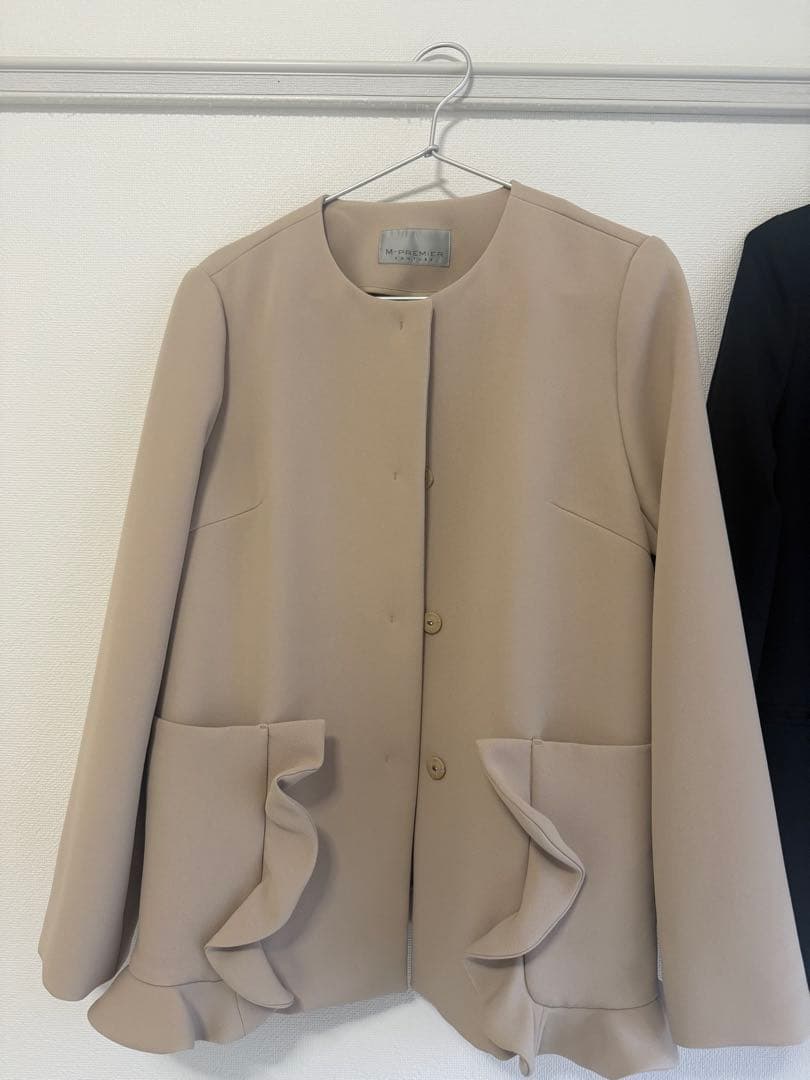 エムプルミエフリルポケット　ベージュジャケット