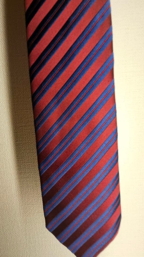 Charvet シャルベ フランス製 赤と青のストライプ ネクタイ