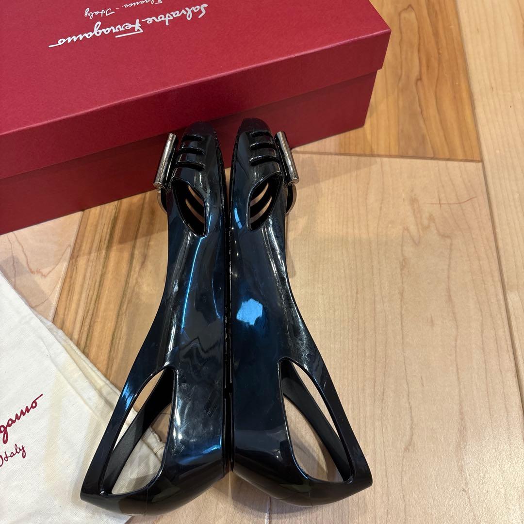 Salvatore Ferragamo ブラック フラットシューズ　サイズ6