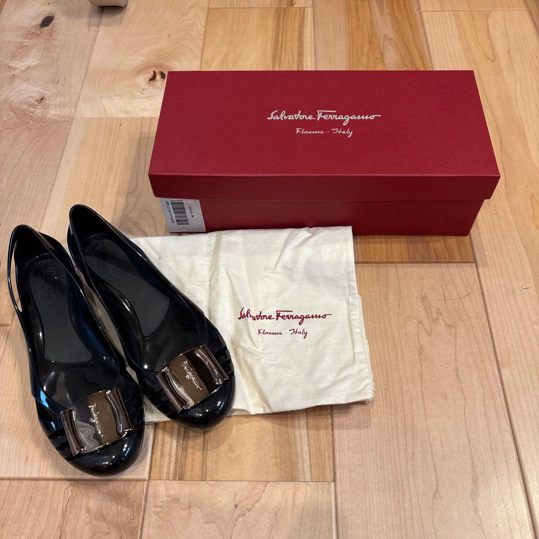 Salvatore Ferragamo ブラック フラットシューズ　サイズ6