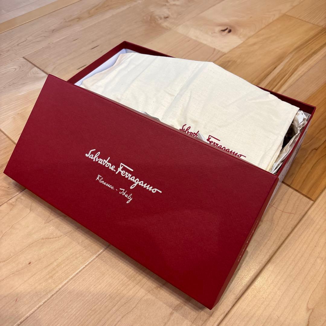 Salvatore Ferragamo ブラック フラットシューズ　サイズ6