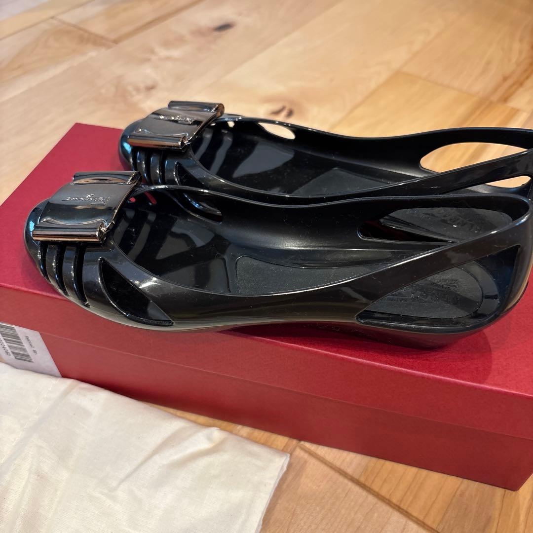 Salvatore Ferragamo ブラック フラットシューズ　サイズ6